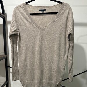 American Eagle Beige V-Neck Sweater